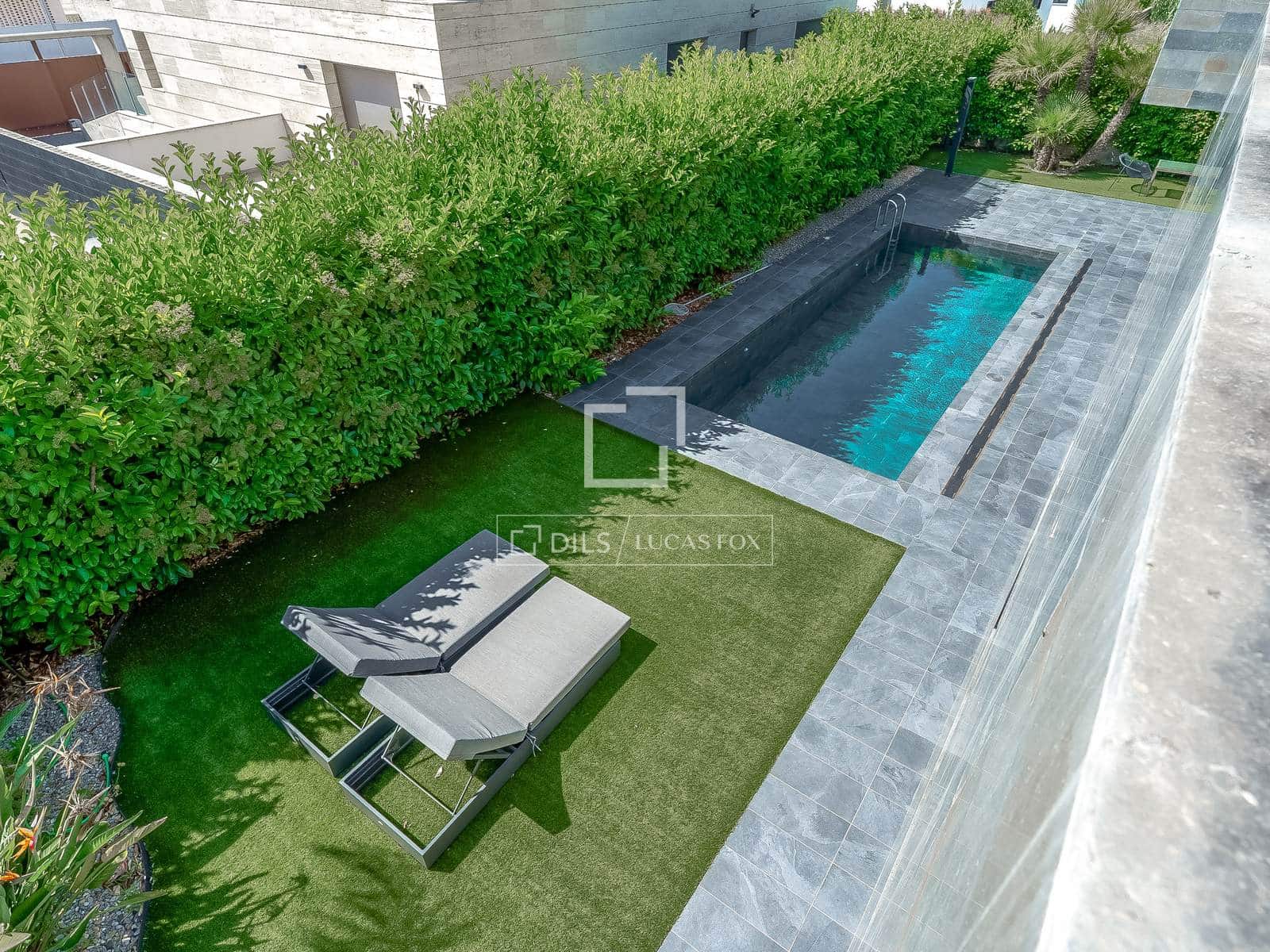 4 bedroom Villa for sale in Salou with pool garage - € 1,595,000 (Ref: 9873983)