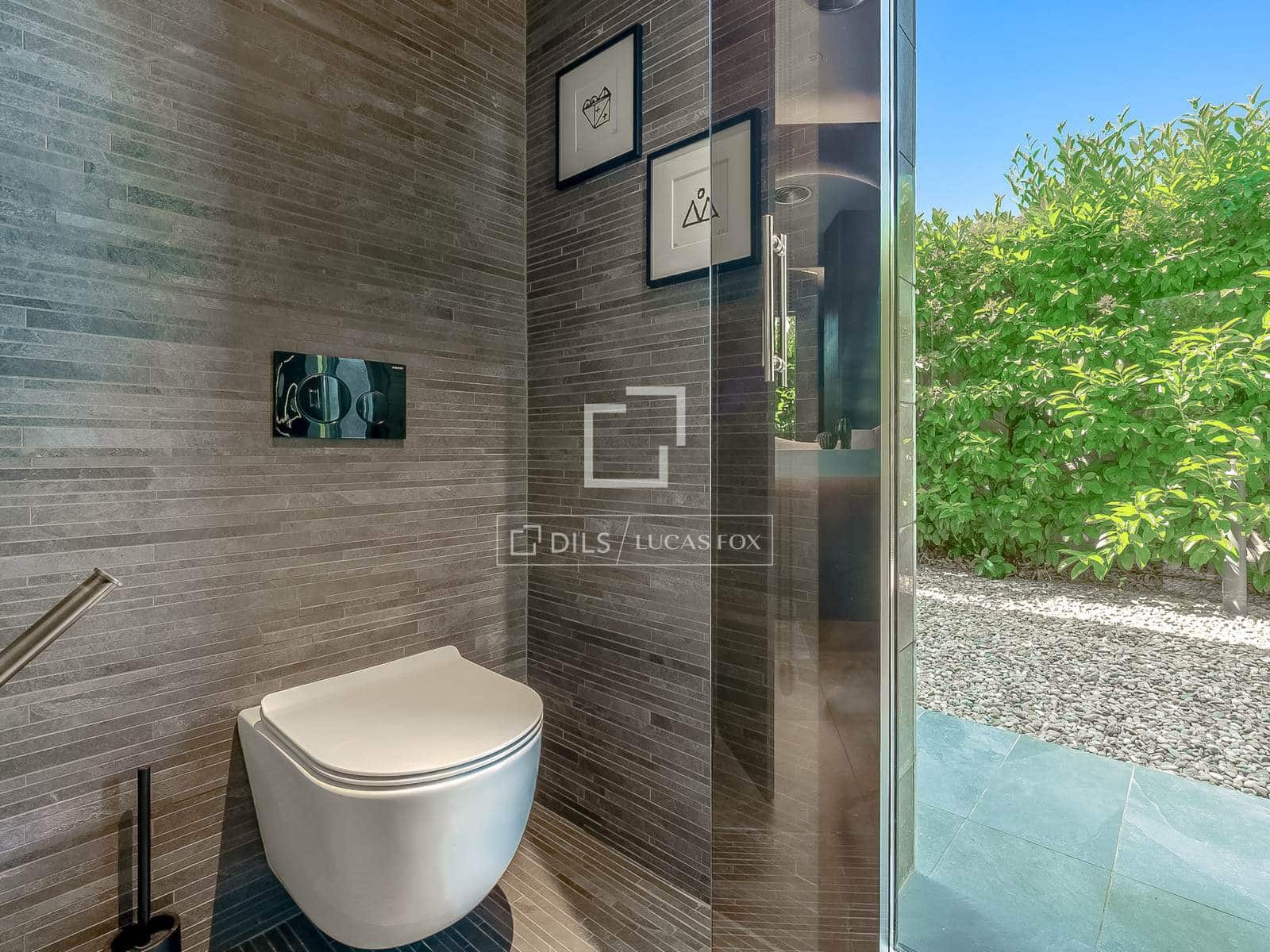 4 bedroom Villa for sale in Salou with pool garage - € 1,595,000 (Ref: 9873983)
