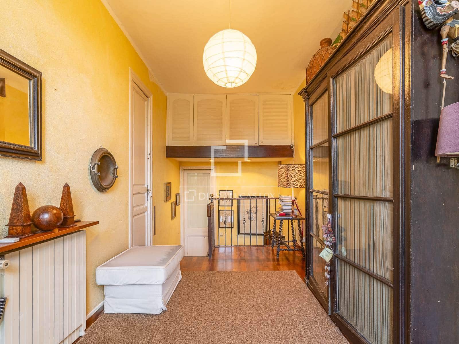 5 soverom Villa til salgs i Barcelona by med svømmebasseng garasje - € 1 800 000 (Ref: 9874169)