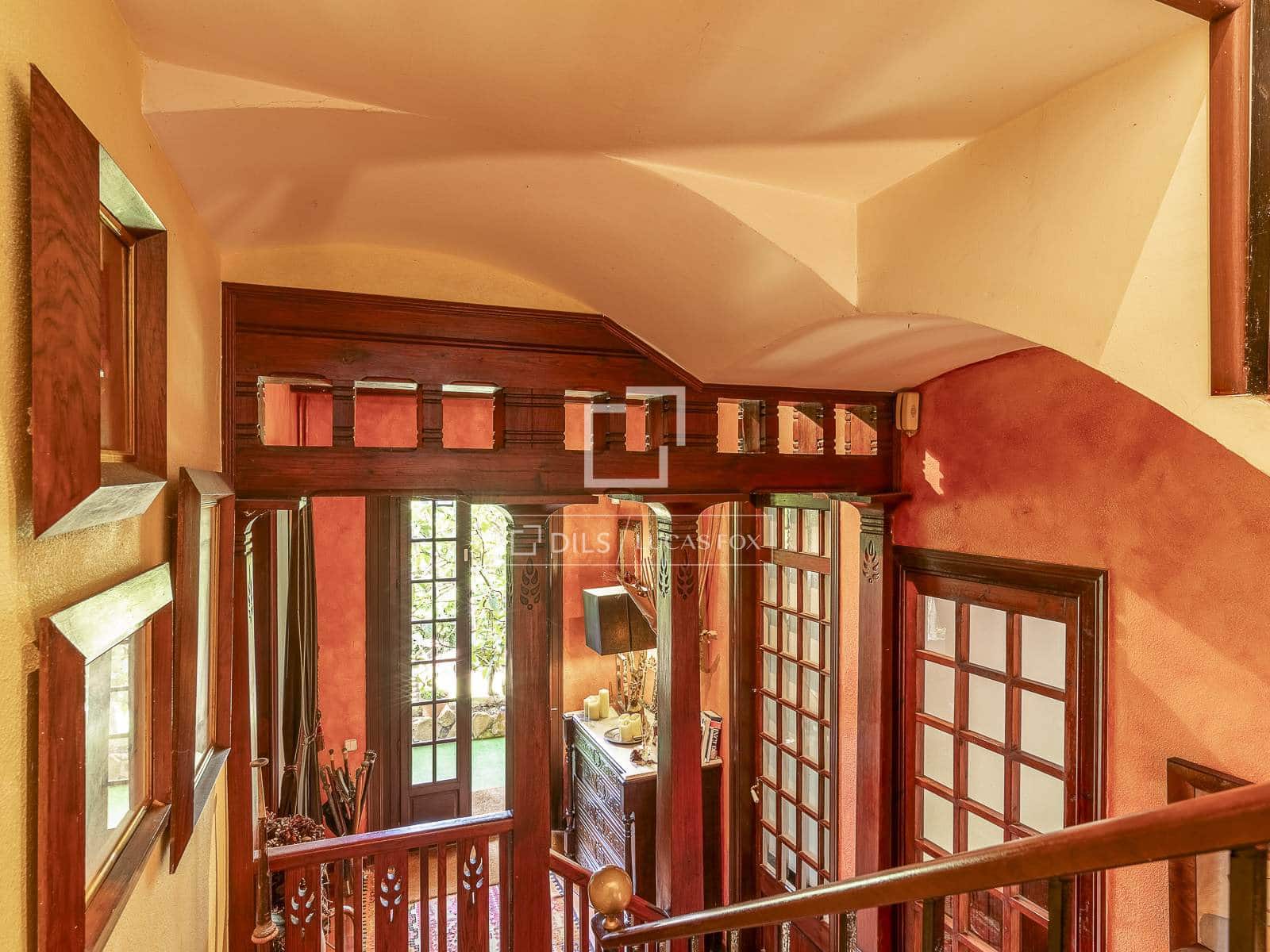 5 soverom Villa til salgs i Barcelona by med svømmebasseng garasje - € 1 800 000 (Ref: 9874169)