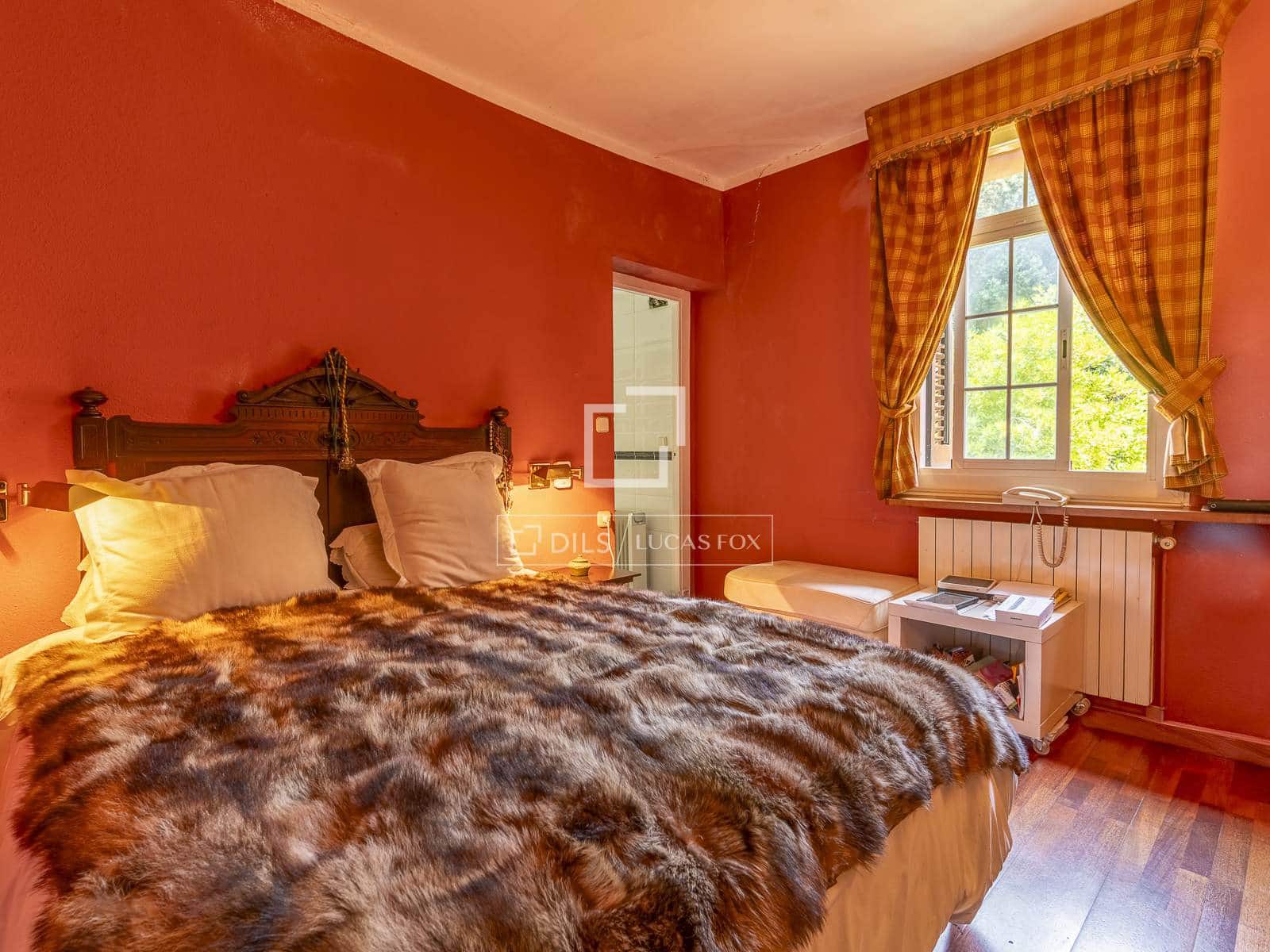 5 soverom Villa til salgs i Barcelona by med svømmebasseng garasje - € 1 800 000 (Ref: 9874169)