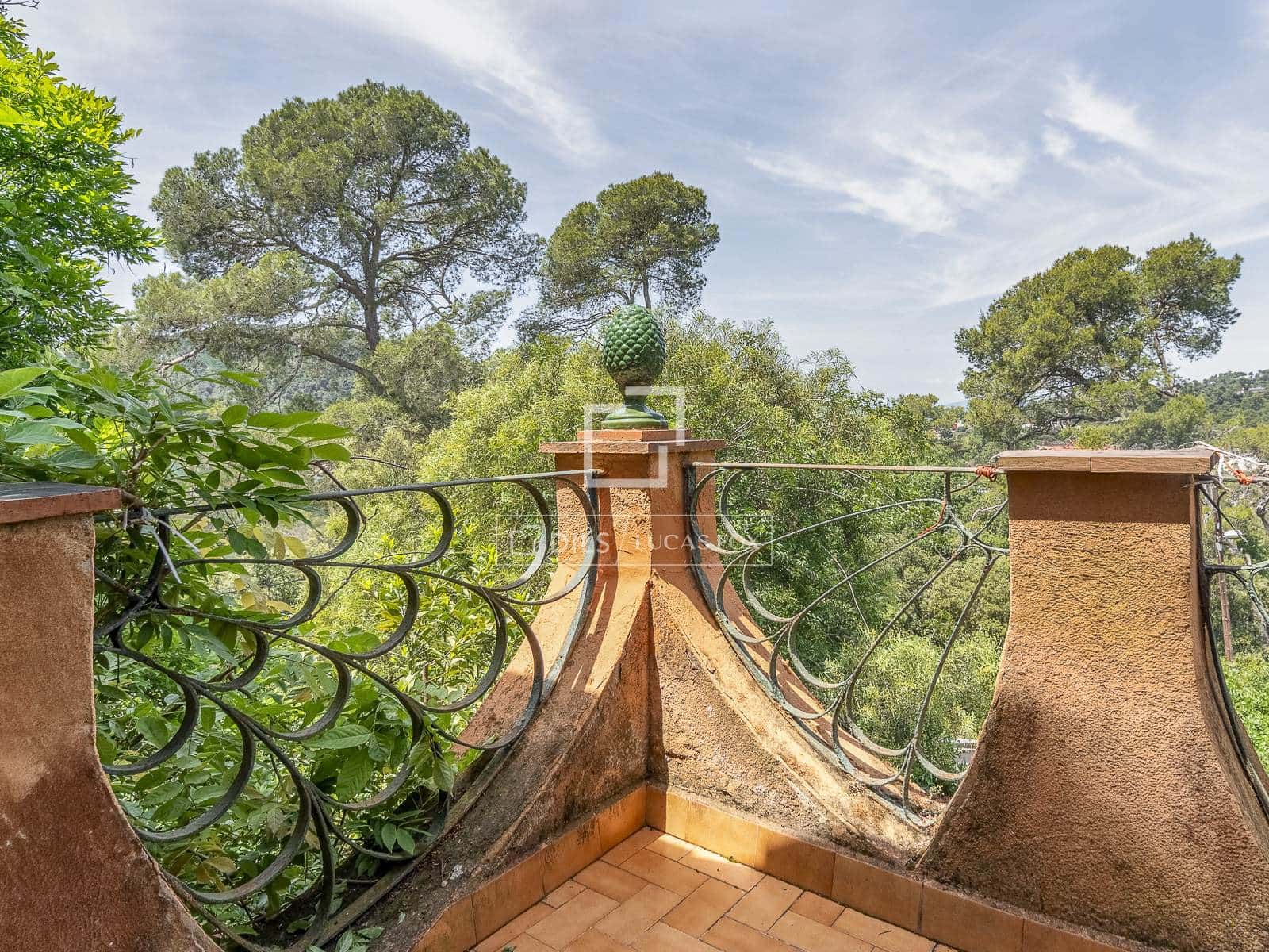 5 soverom Villa til salgs i Barcelona by med svømmebasseng garasje - € 1 800 000 (Ref: 9874169)