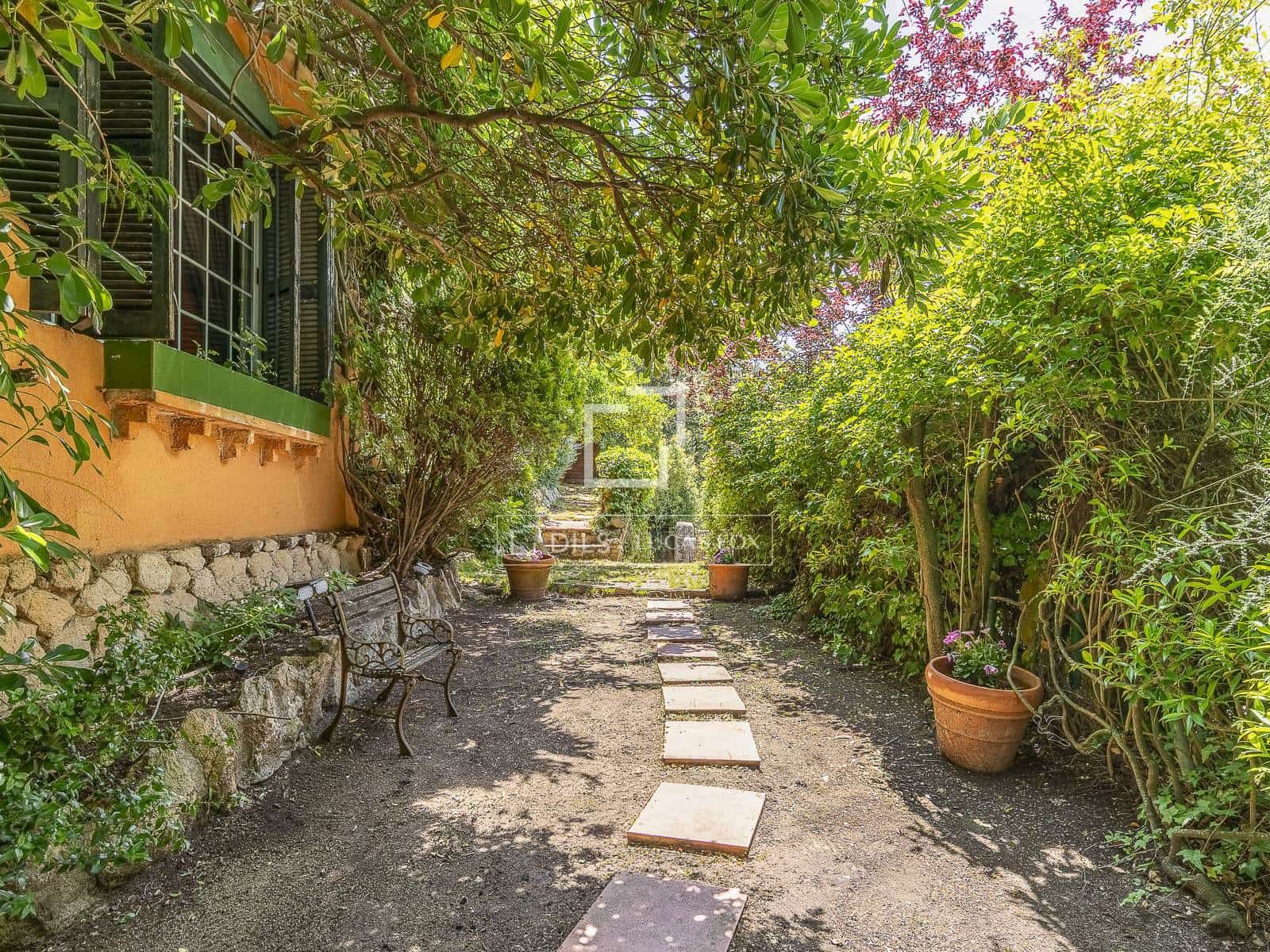 5 soverom Villa til salgs i Barcelona by med svømmebasseng garasje - € 1 800 000 (Ref: 9874169)