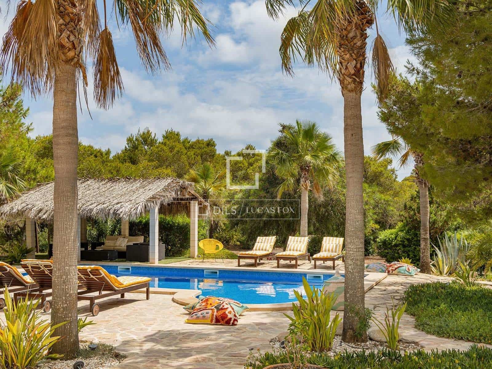 5 bedroom Villa for rent in Formentera municipality with pool garage - € 40,042 (Ref: 9874374)