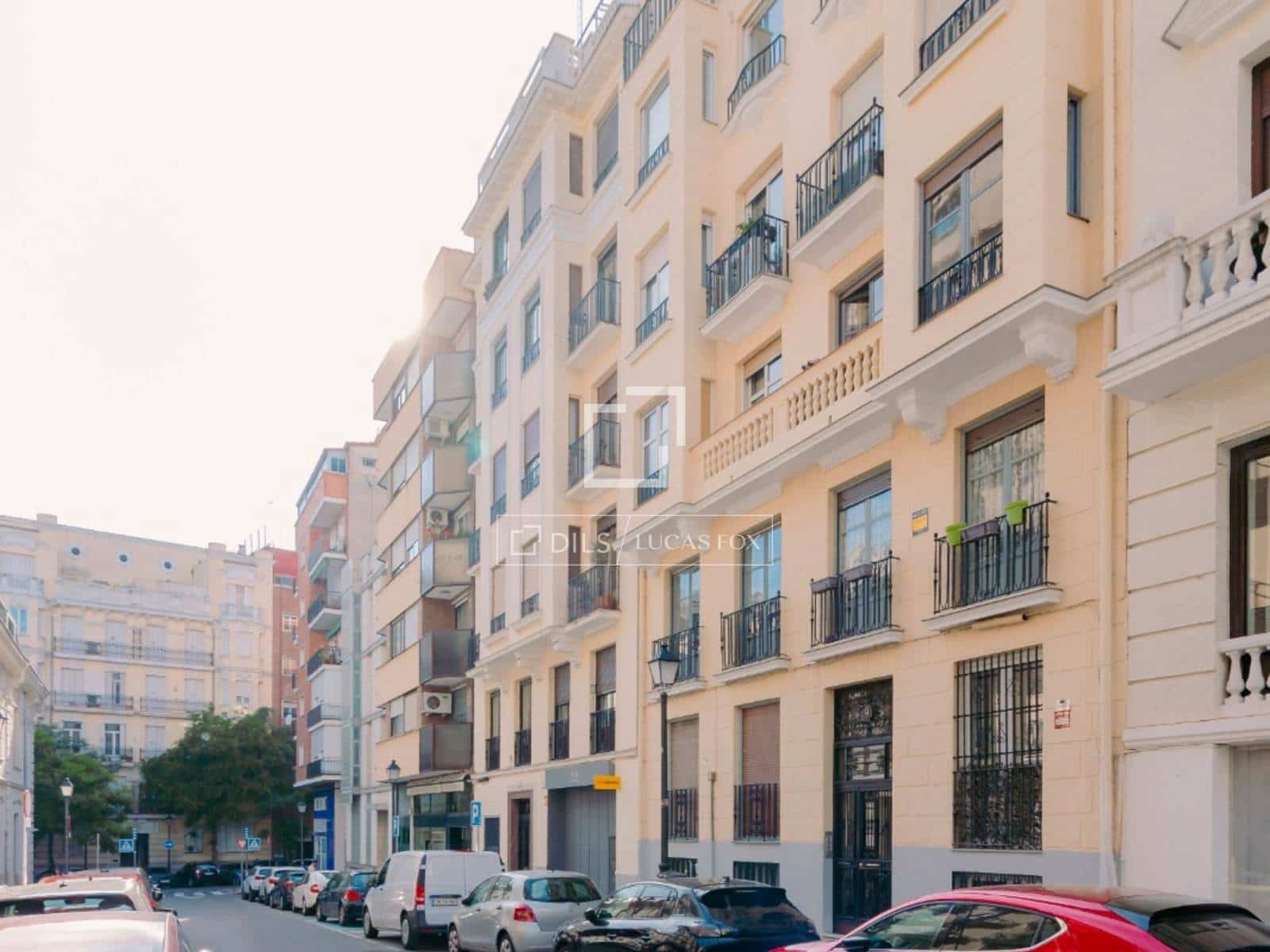 2 soveværelse Lejlighed til leje i Madrid by - € 4.100 (Ref: 9874375)
