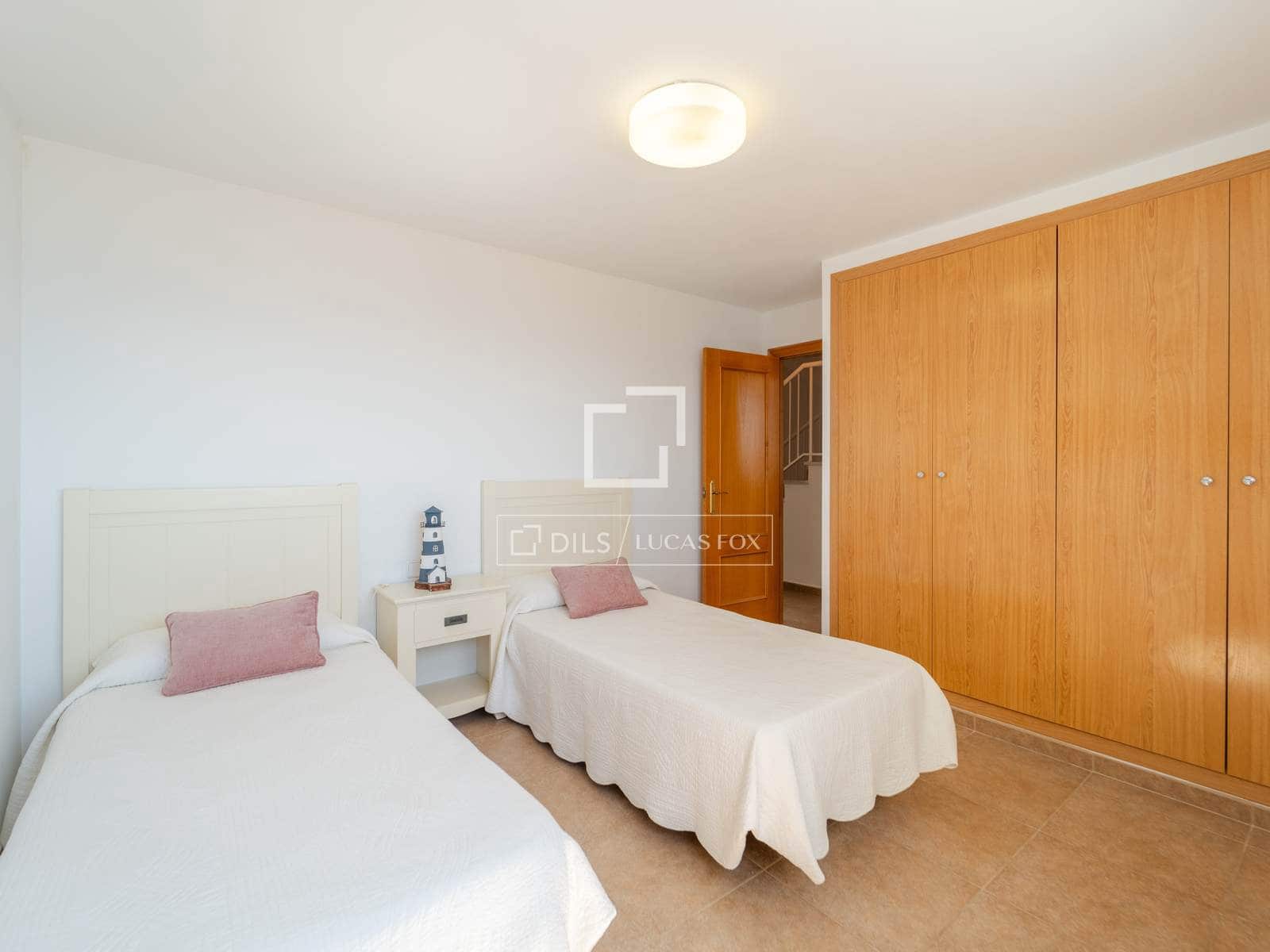 4 soveværelse Villa til salg i Cullera med swimmingpool garage - € 400.000 (Ref: 9875305)
