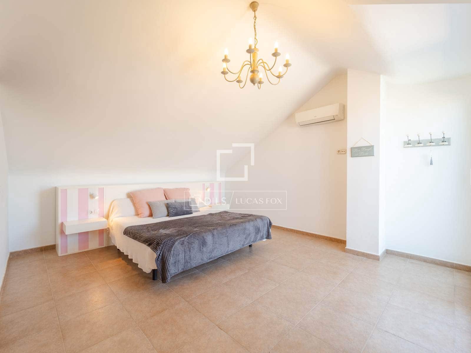 4 soveværelse Villa til salg i Cullera med swimmingpool garage - € 400.000 (Ref: 9875305)