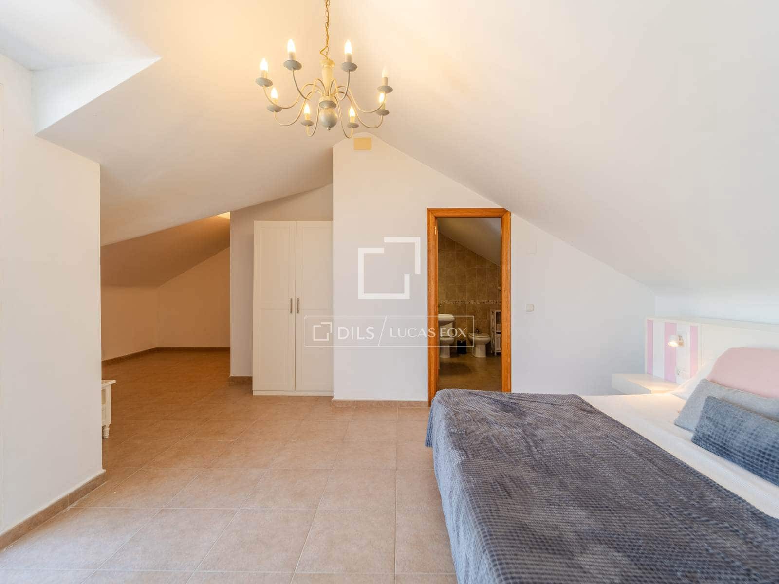 4 soveværelse Villa til salg i Cullera med swimmingpool garage - € 400.000 (Ref: 9875305)