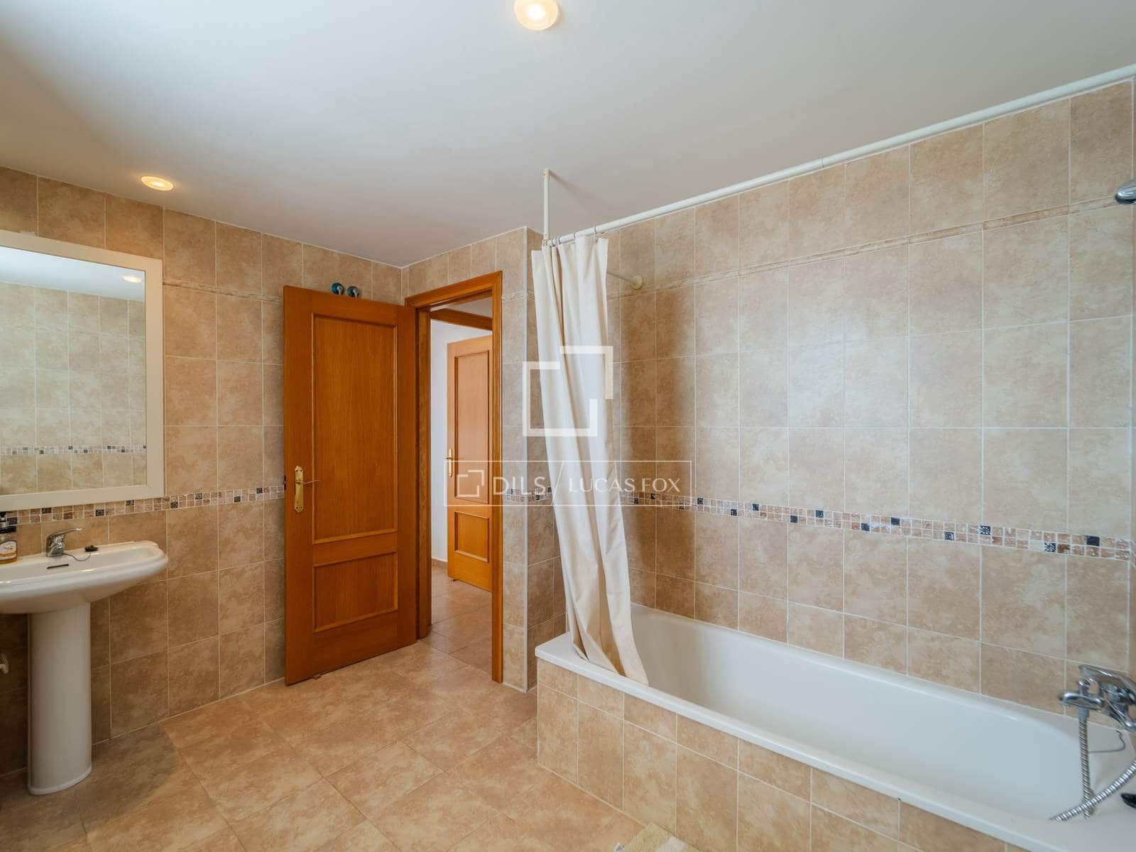 4 soveværelse Villa til salg i Cullera med swimmingpool garage - € 400.000 (Ref: 9875305)