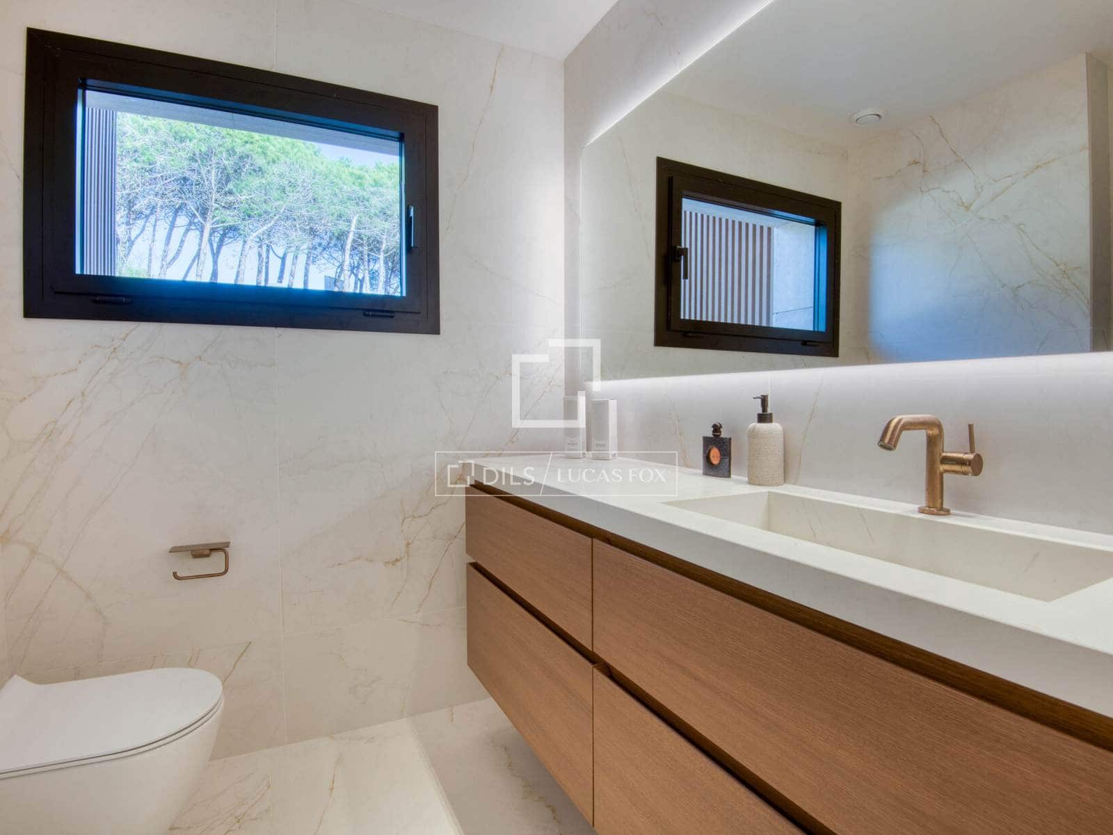 6 bedroom Villa for sale in Sant Feliu de Guixols with pool garage - € 3,980,000 (Ref: 9875624)