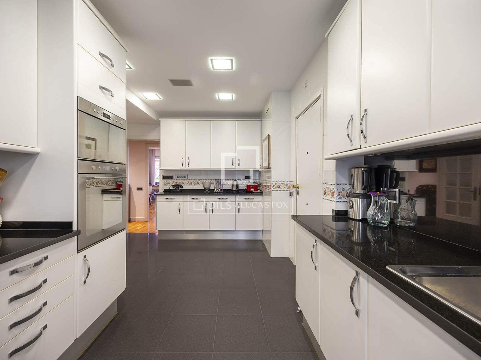 4 bedroom Apartment for rent in Barcelona city with pool garage - € 6,500 (Ref: 9876771)