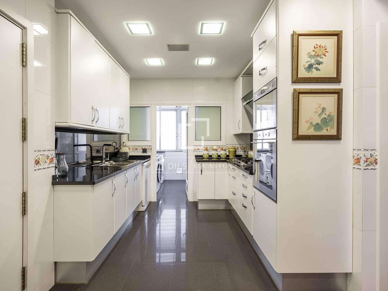 4 bedroom Apartment for rent in Barcelona city with pool garage - € 6,500 (Ref: 9876771)