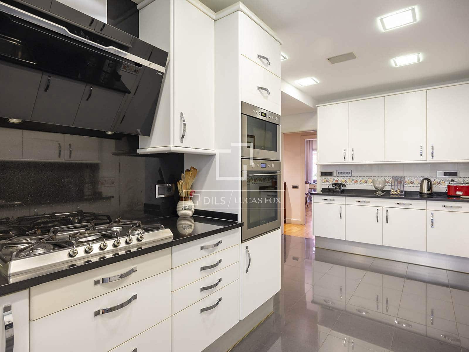 4 bedroom Apartment for rent in Barcelona city with pool garage - € 6,500 (Ref: 9876771)