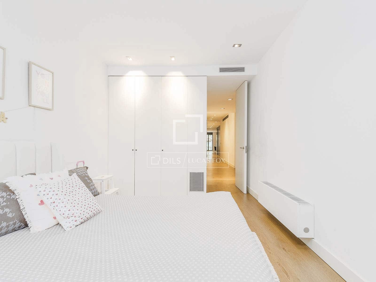 4 soveværelse Lejlighed til salg i Barcelona by med garage - € 2.950.000 (Ref: 9877096)