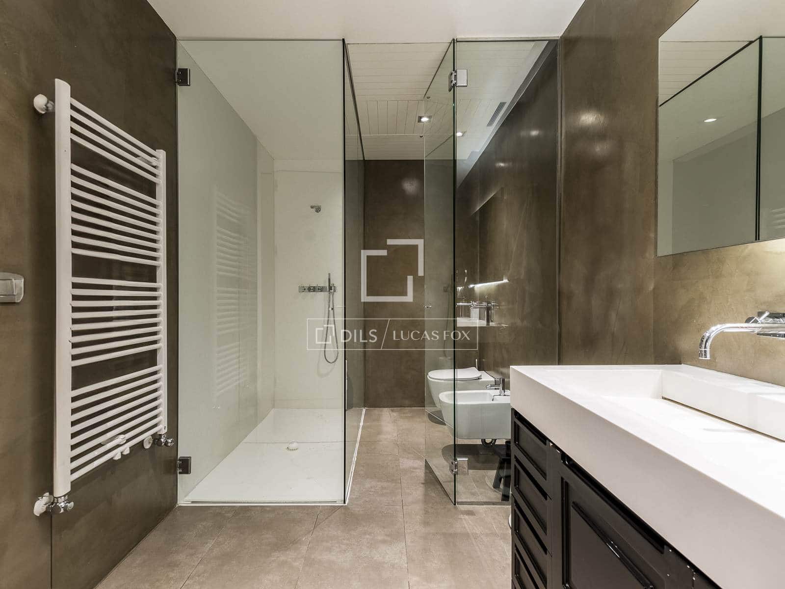 4 soveværelse Lejlighed til salg i Barcelona by med garage - € 2.950.000 (Ref: 9877096)