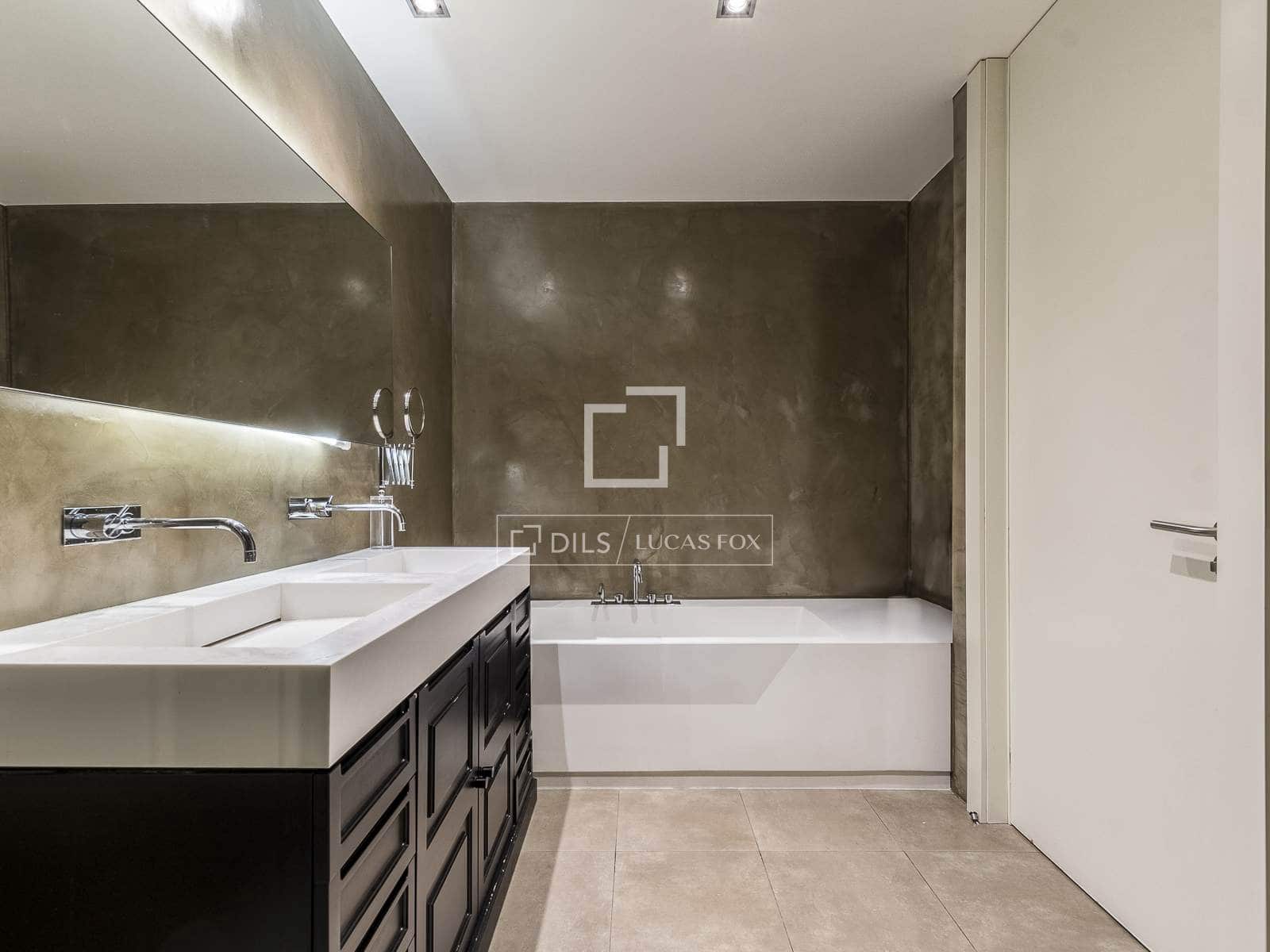 4 soveværelse Lejlighed til salg i Barcelona by med garage - € 2.950.000 (Ref: 9877096)