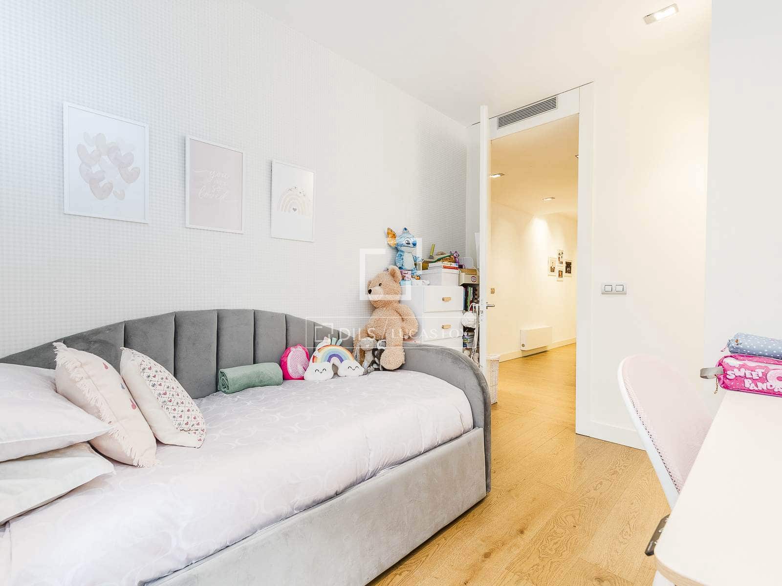 4 soveværelse Lejlighed til salg i Barcelona by med garage - € 2.950.000 (Ref: 9877096)