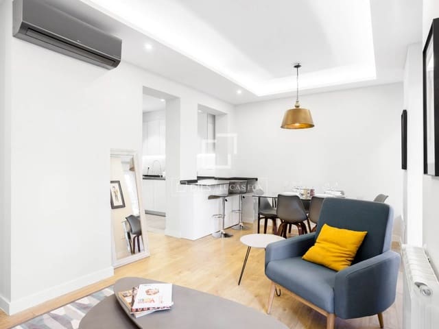 2 soveværelse Lejlighed til leje i Almagro, Madrid by - € 3.100 (Ref: 9877436)