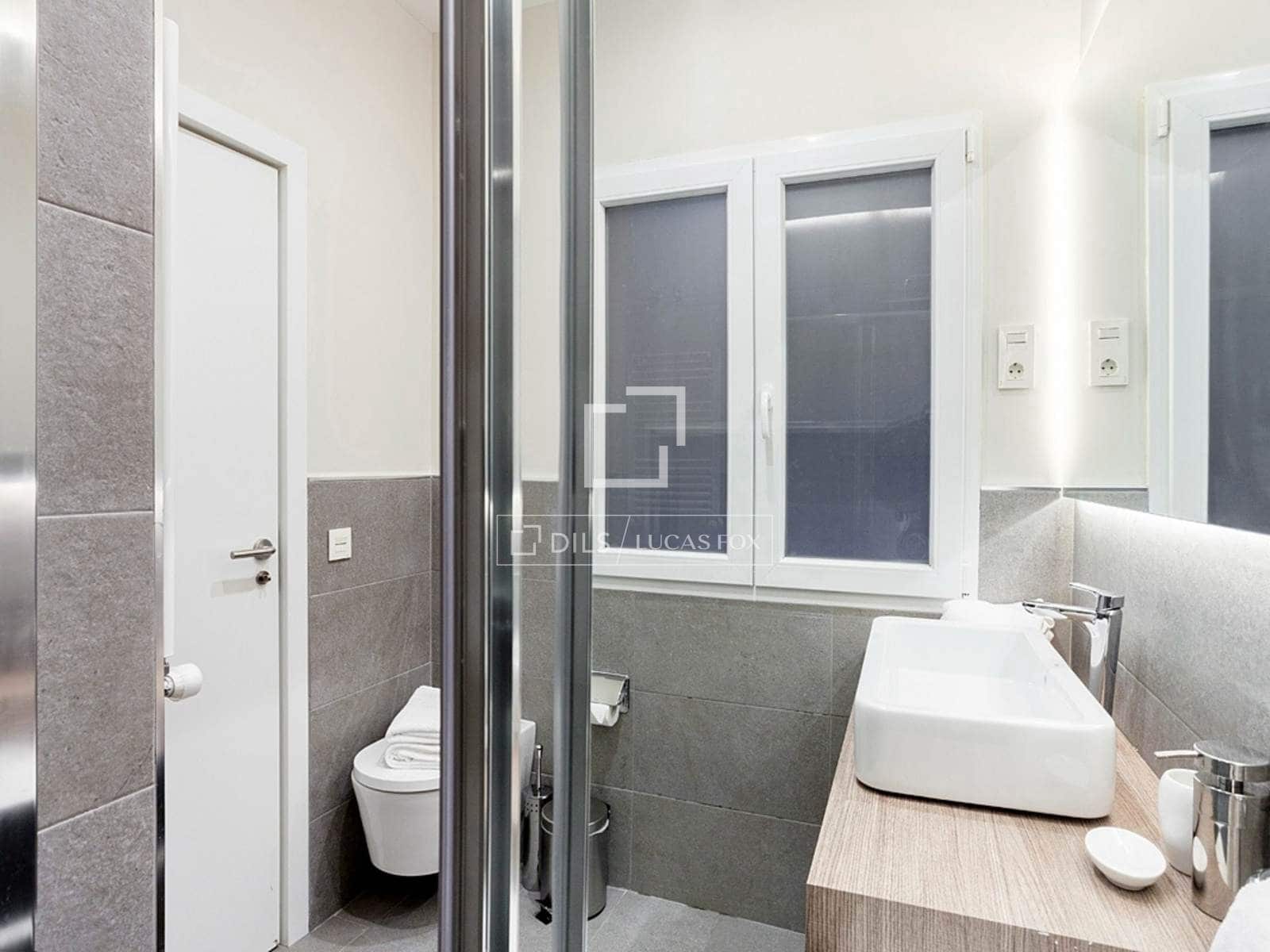 2 soveværelse Lejlighed til leje i Madrid by - € 3.100 (Ref: 9877436)