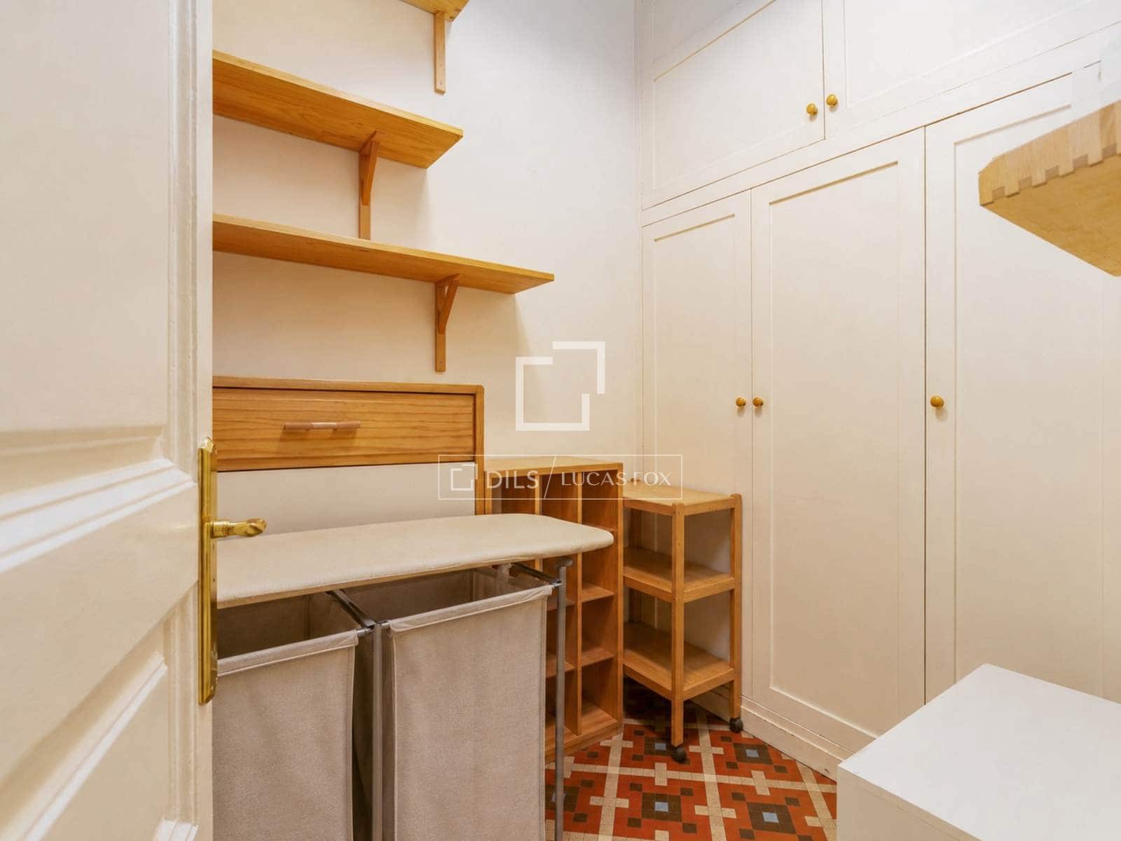 3 soveværelse Lejlighed til salg i Barcelona by - € 995.000 (Ref: 9877437)