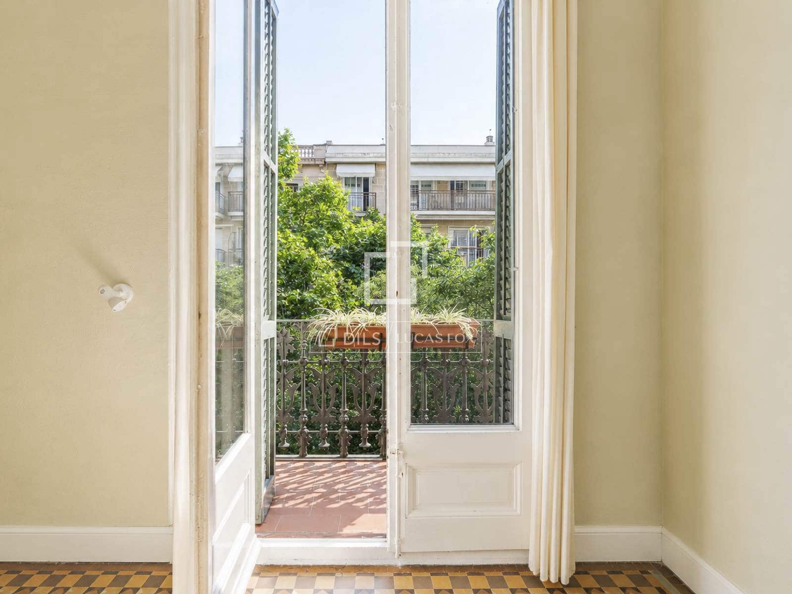 3 soveværelse Lejlighed til salg i Barcelona by - € 995.000 (Ref: 9877437)