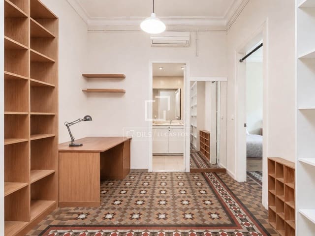 3 soveværelse Lejlighed til salg i Barcelona by - € 995.000 (Ref: 9877437)
