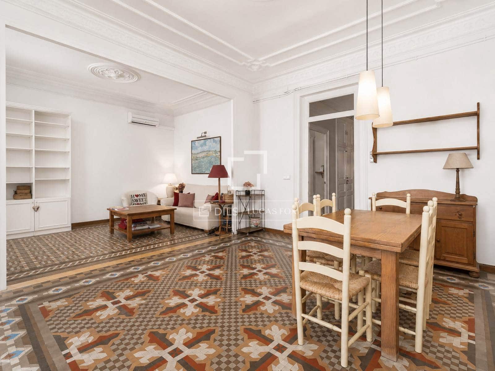 3 soveværelse Lejlighed til salg i Barcelona by - € 995.000 (Ref: 9877437)