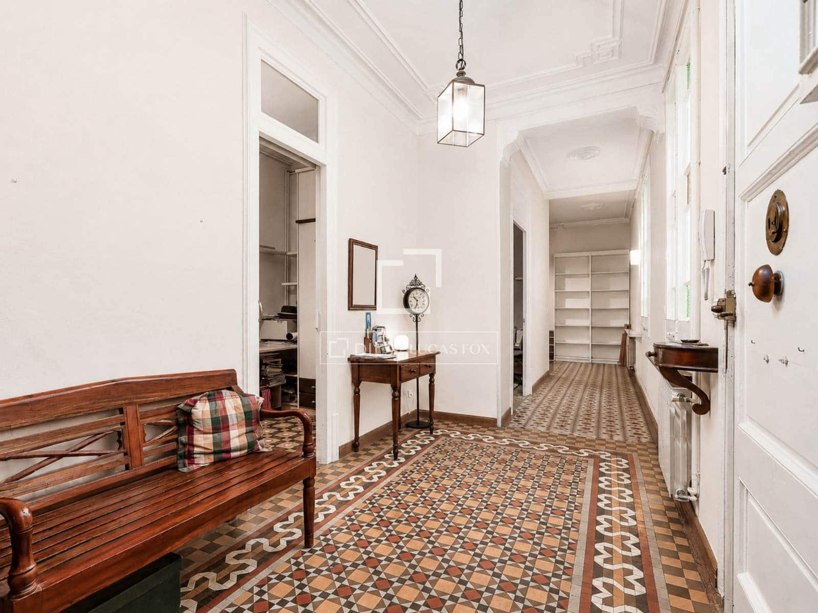 3 soveværelse Lejlighed til salg i Barcelona by - € 995.000 (Ref: 9877437)
