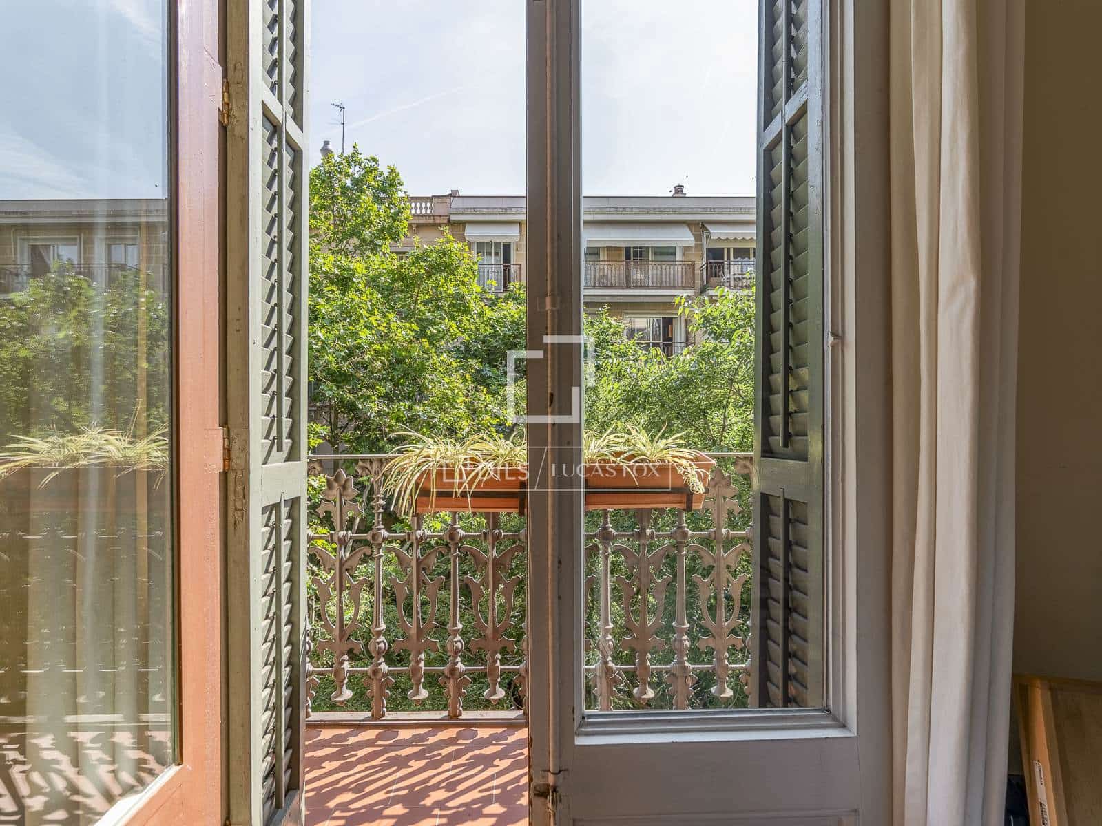 3 soveværelse Lejlighed til salg i Barcelona by - € 995.000 (Ref: 9877437)