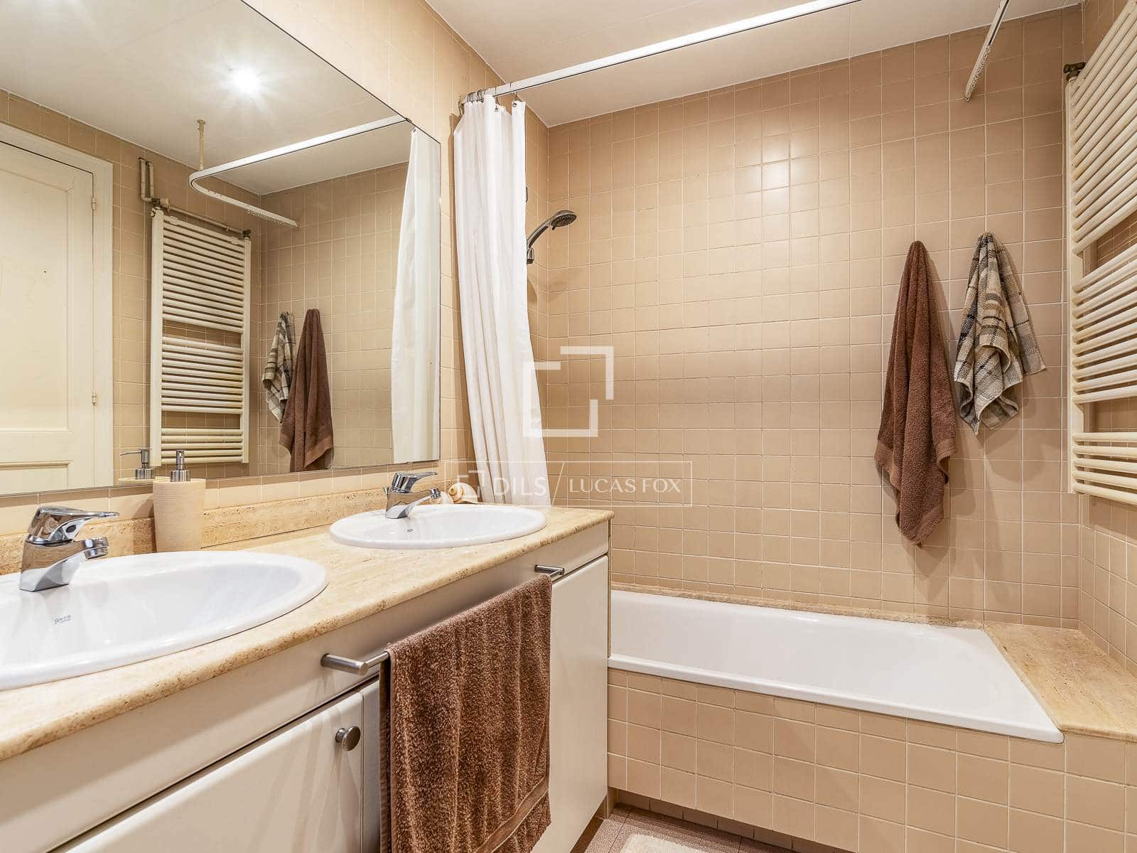 3 soveværelse Lejlighed til salg i Barcelona by - € 995.000 (Ref: 9877437)