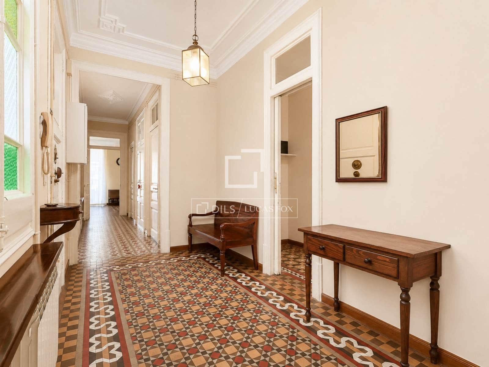 3 soveværelse Lejlighed til salg i Barcelona by - € 995.000 (Ref: 9877437)