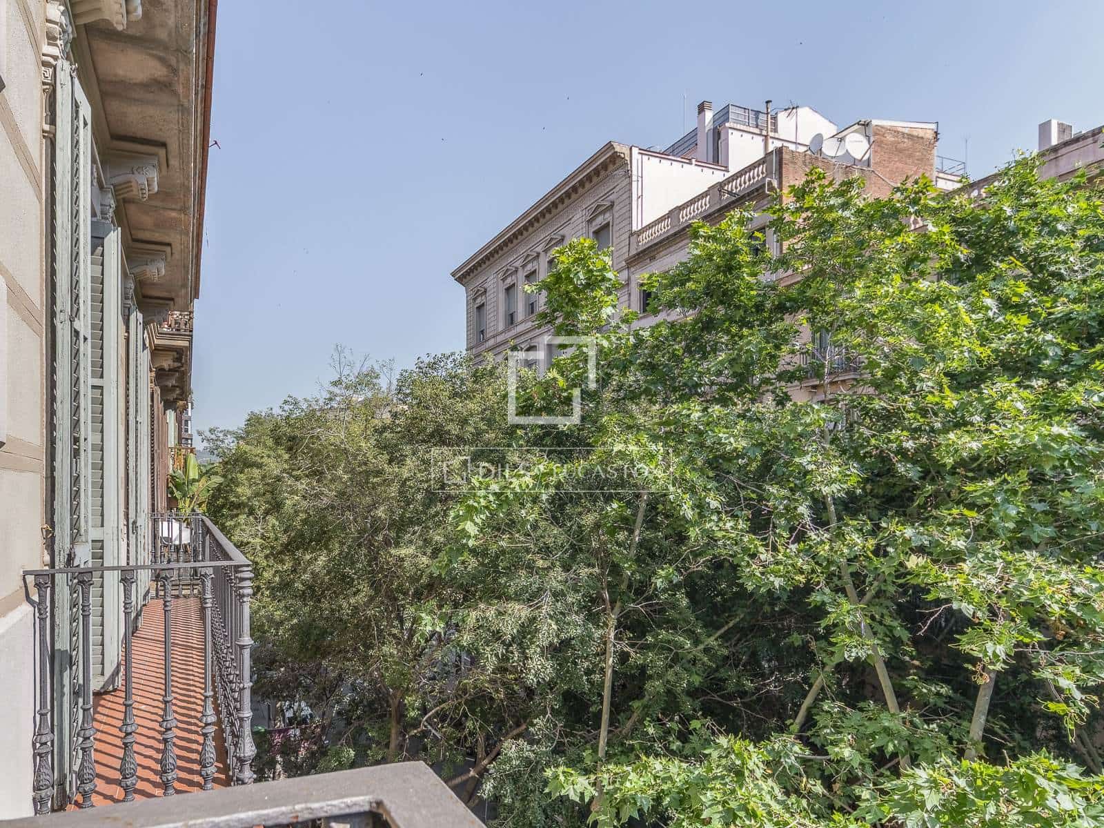 3 soveværelse Lejlighed til salg i Barcelona by - € 995.000 (Ref: 9877437)