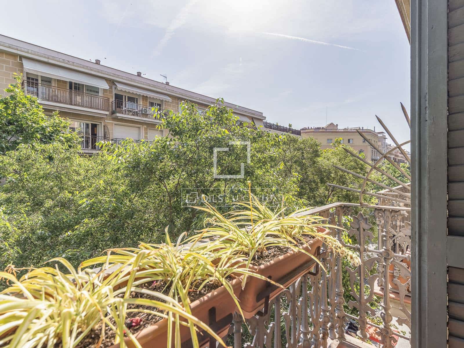3 soveværelse Lejlighed til salg i Barcelona by - € 995.000 (Ref: 9877437)
