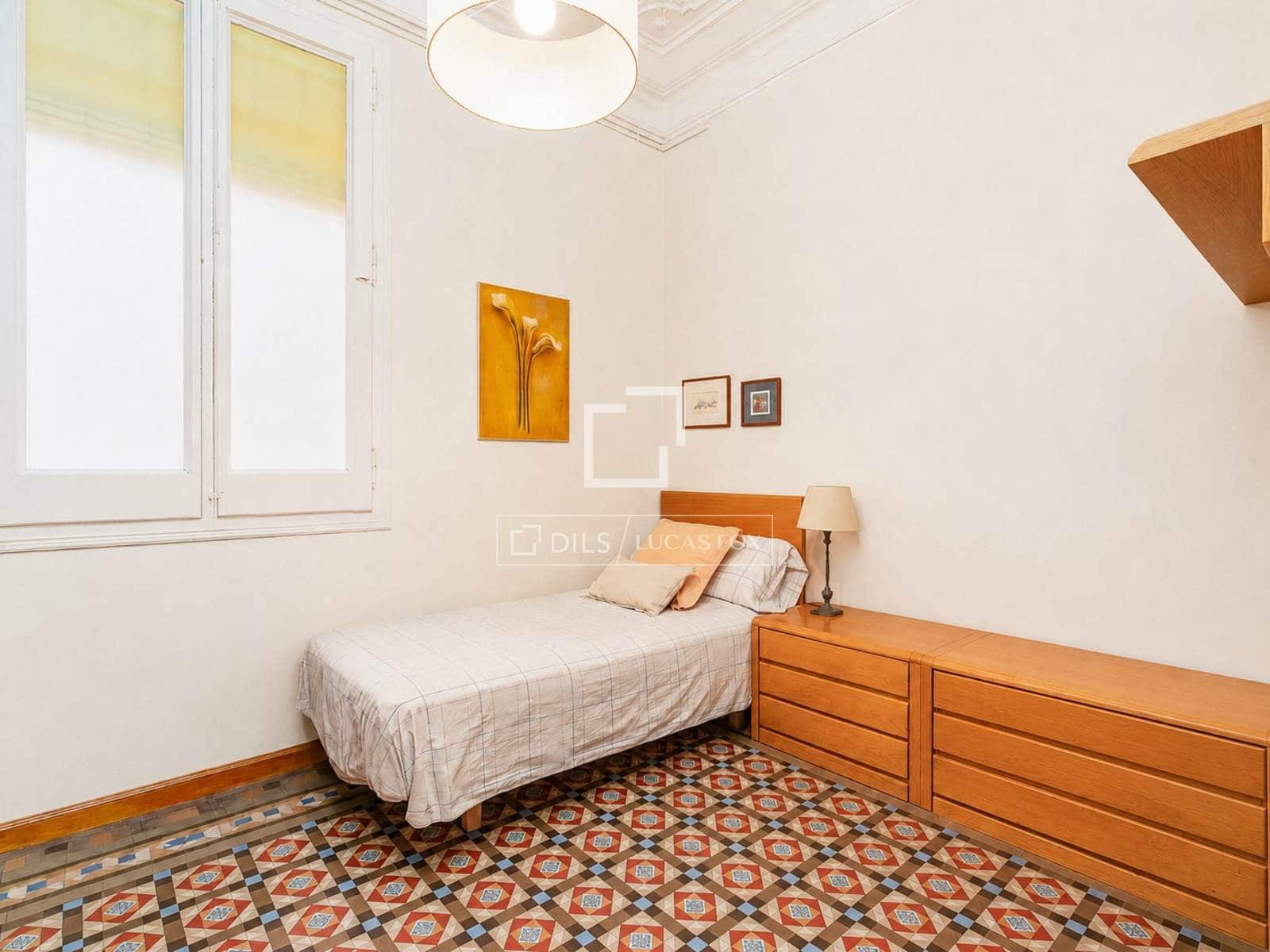 3 soveværelse Lejlighed til salg i Barcelona by - € 995.000 (Ref: 9877437)