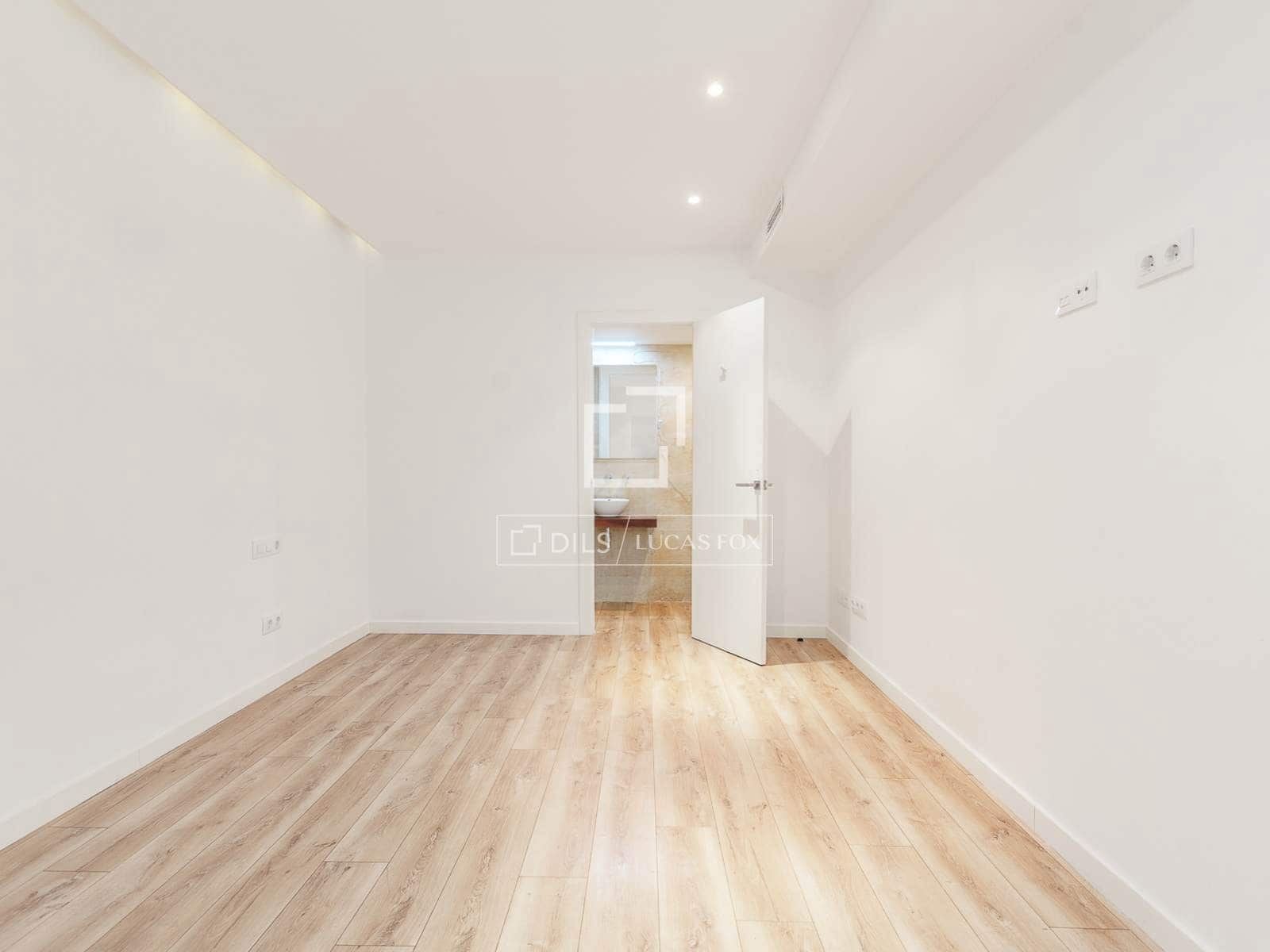3 soveværelse Lejlighed til salg i Barcelona by - € 890.000 (Ref: 9879486)