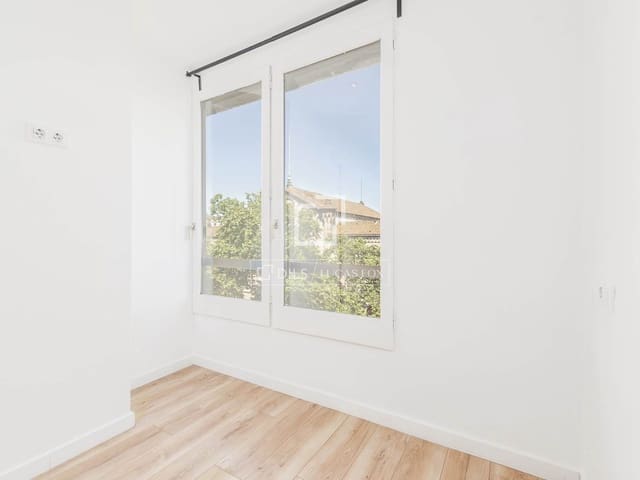 3 soveværelse Lejlighed til salg i Barcelona by - € 890.000 (Ref: 9879486)