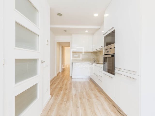 3 soveværelse Lejlighed til salg i Barcelona by - € 890.000 (Ref: 9879486)