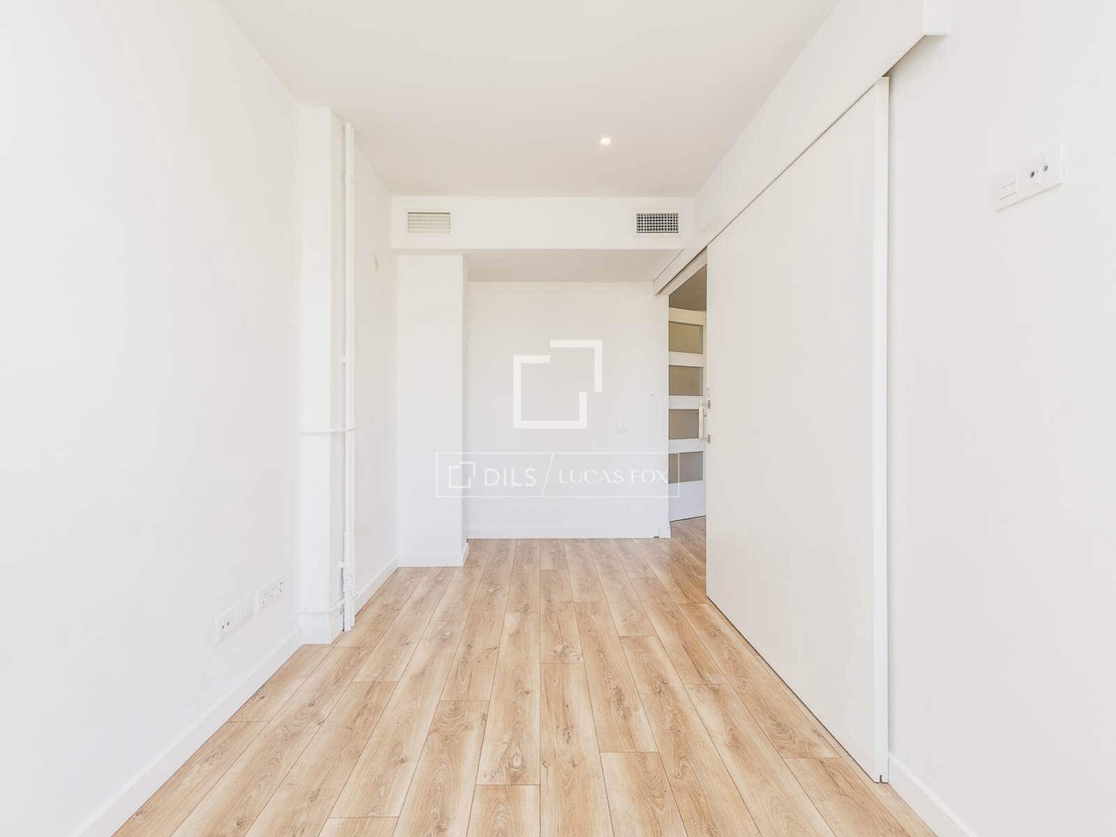 3 soveværelse Lejlighed til salg i Barcelona by - € 890.000 (Ref: 9879486)