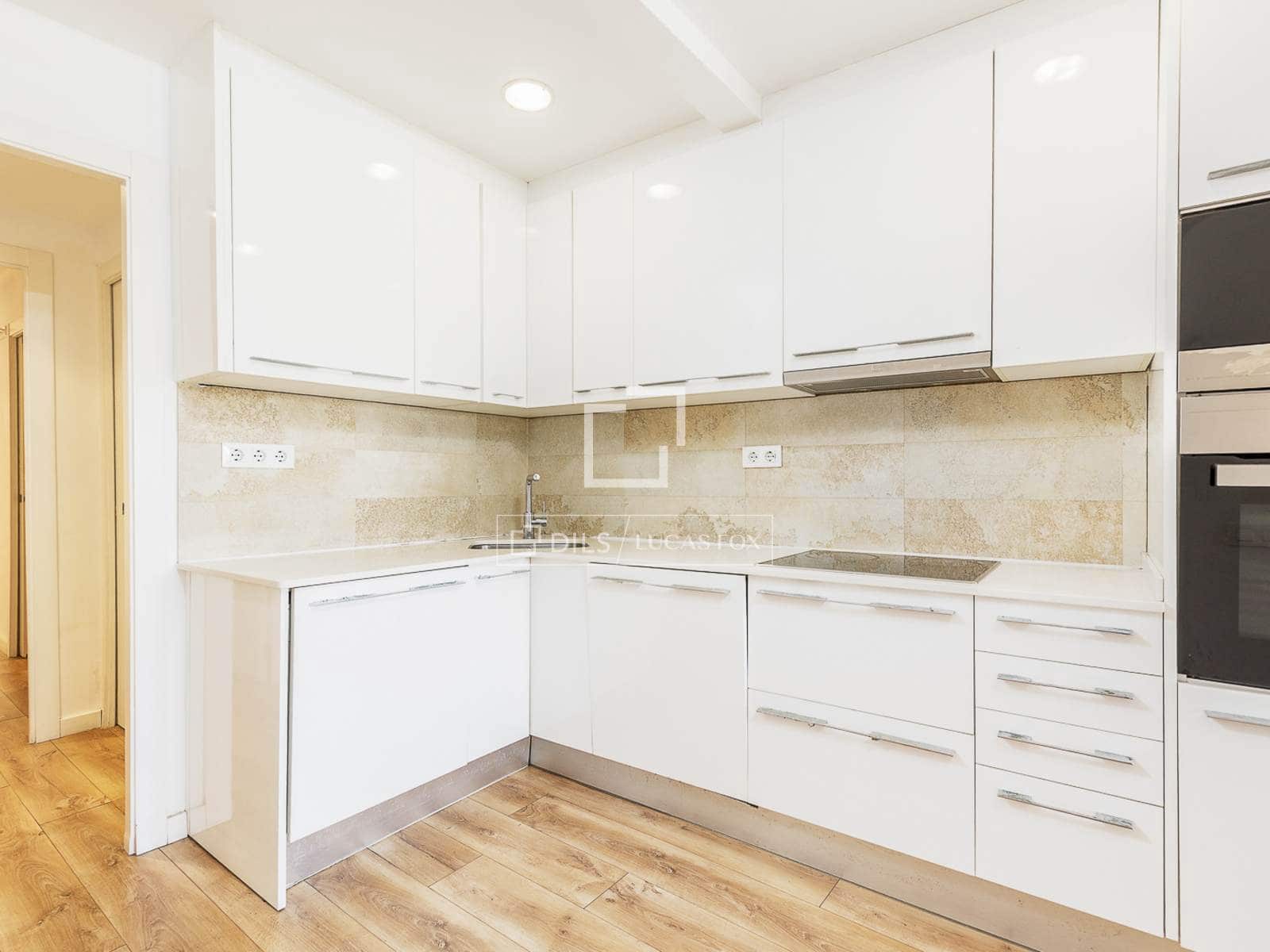 3 soveværelse Lejlighed til salg i Barcelona by - € 890.000 (Ref: 9879486)