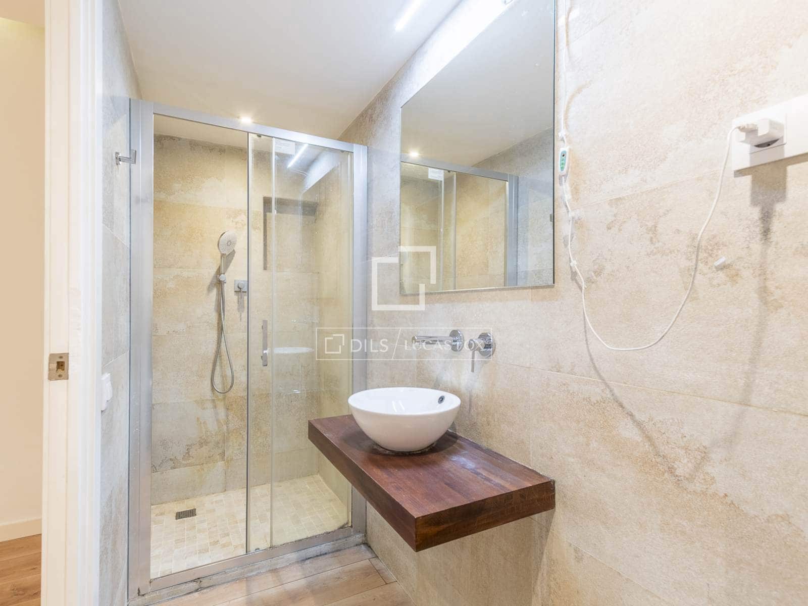 3 soveværelse Lejlighed til salg i Barcelona by - € 890.000 (Ref: 9879486)