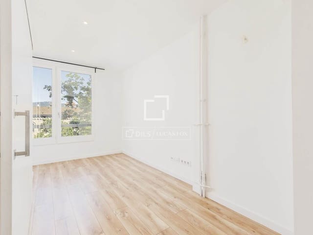 3 soveværelse Lejlighed til salg i Barcelona by - € 890.000 (Ref: 9879486)