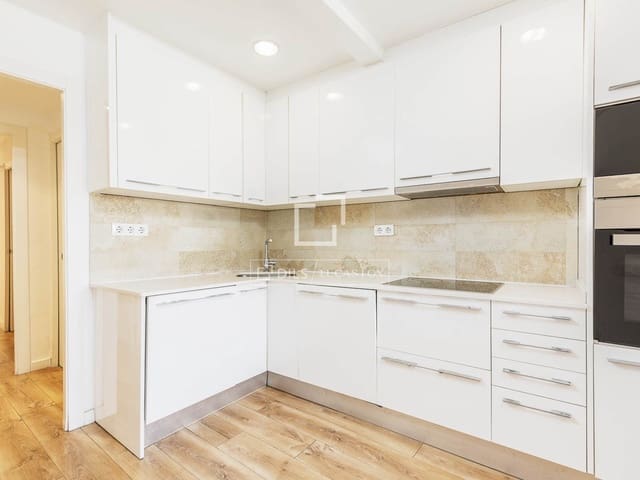 3 soveværelse Lejlighed til salg i Barcelona by - € 890.000 (Ref: 9879486)