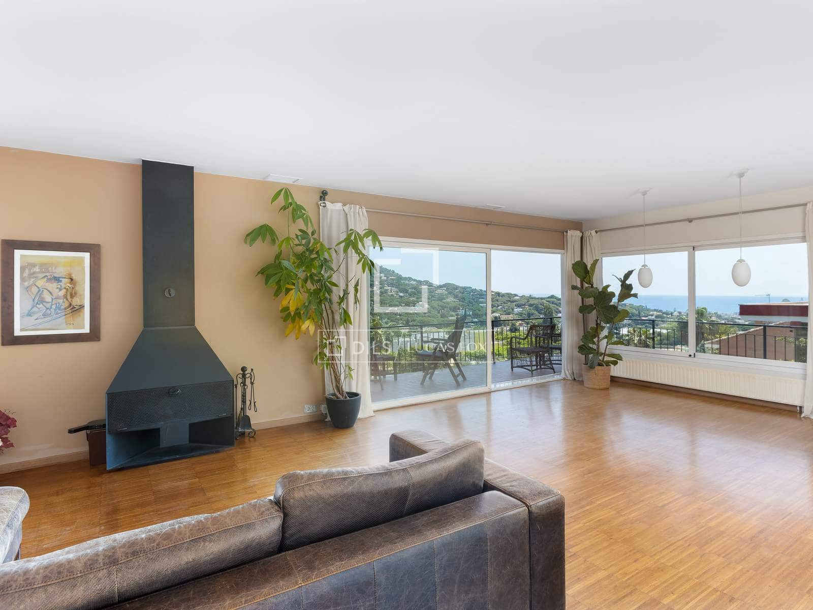4 soveværelse Villa til salg i Cabrils med garage - € 980.000 (Ref: 9879854)
