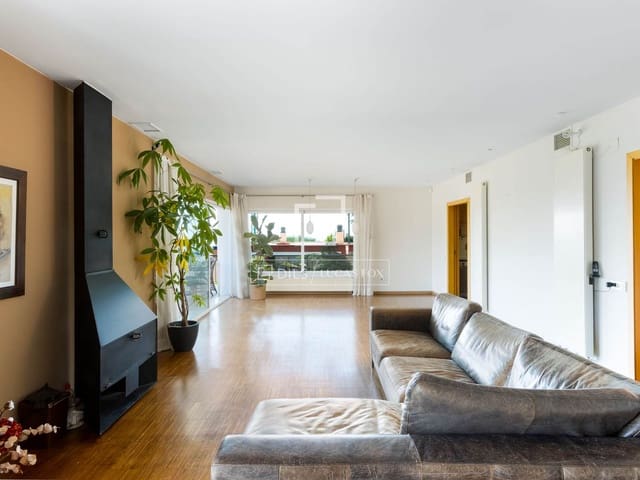 4 soveværelse Villa til salg i Cabrils med garage - € 980.000 (Ref: 9879854)
