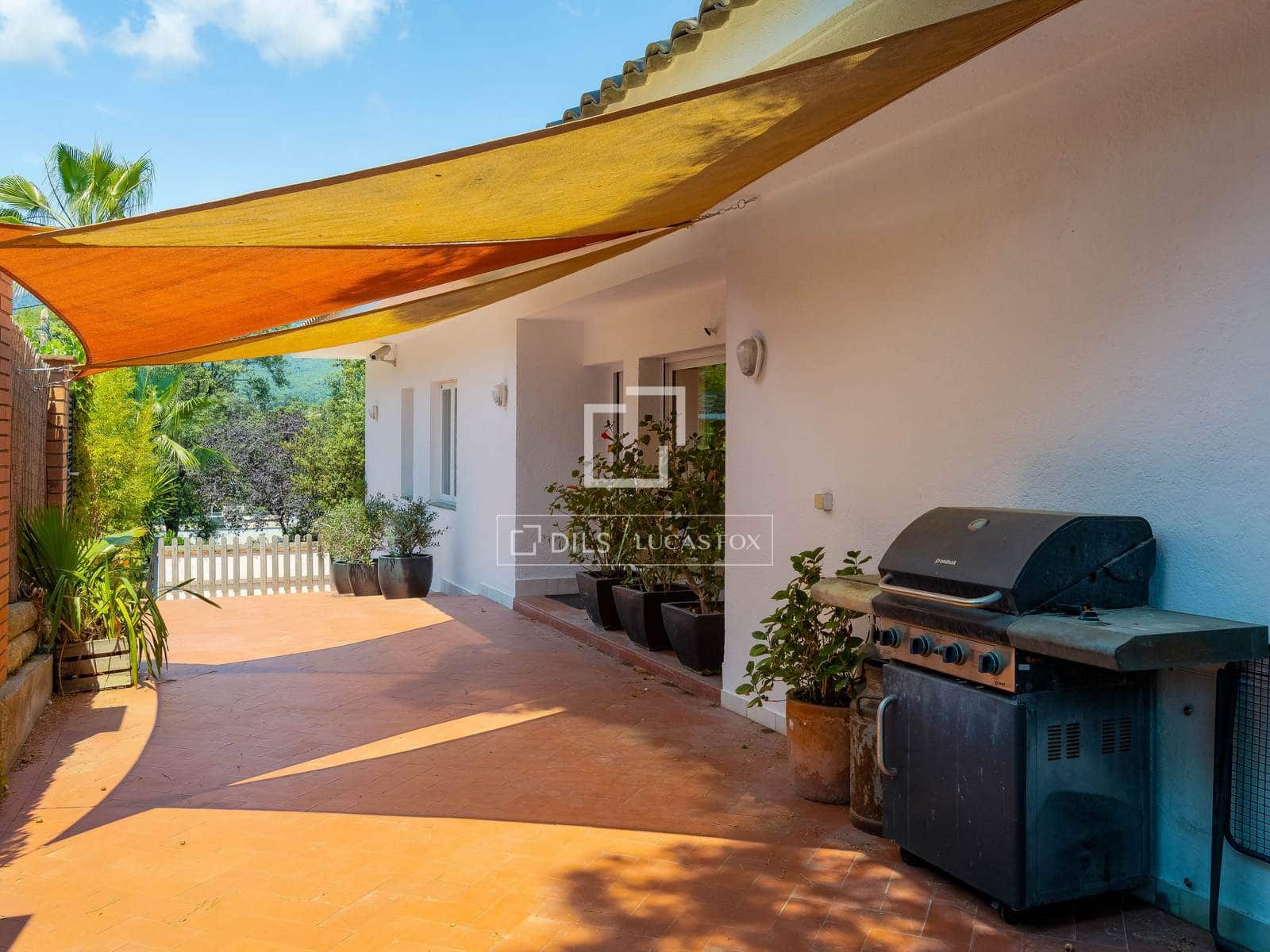 4 soveværelse Villa til salg i Cabrils med garage - € 980.000 (Ref: 9879854)