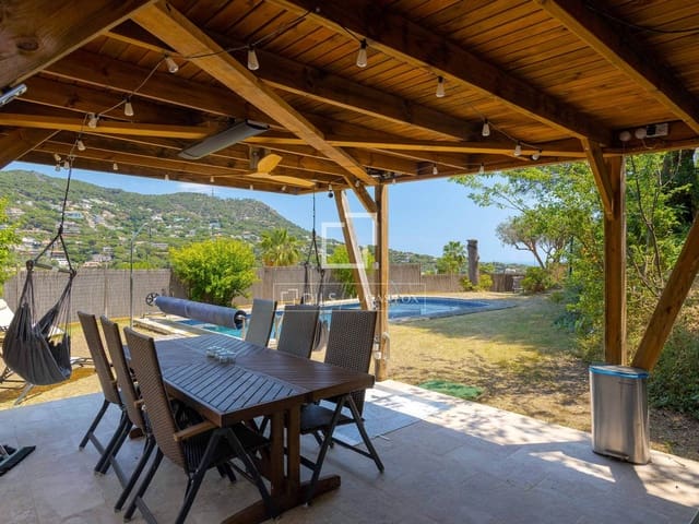 4 soveværelse Villa til salg i Cabrils med garage - € 980.000 (Ref: 9879854)