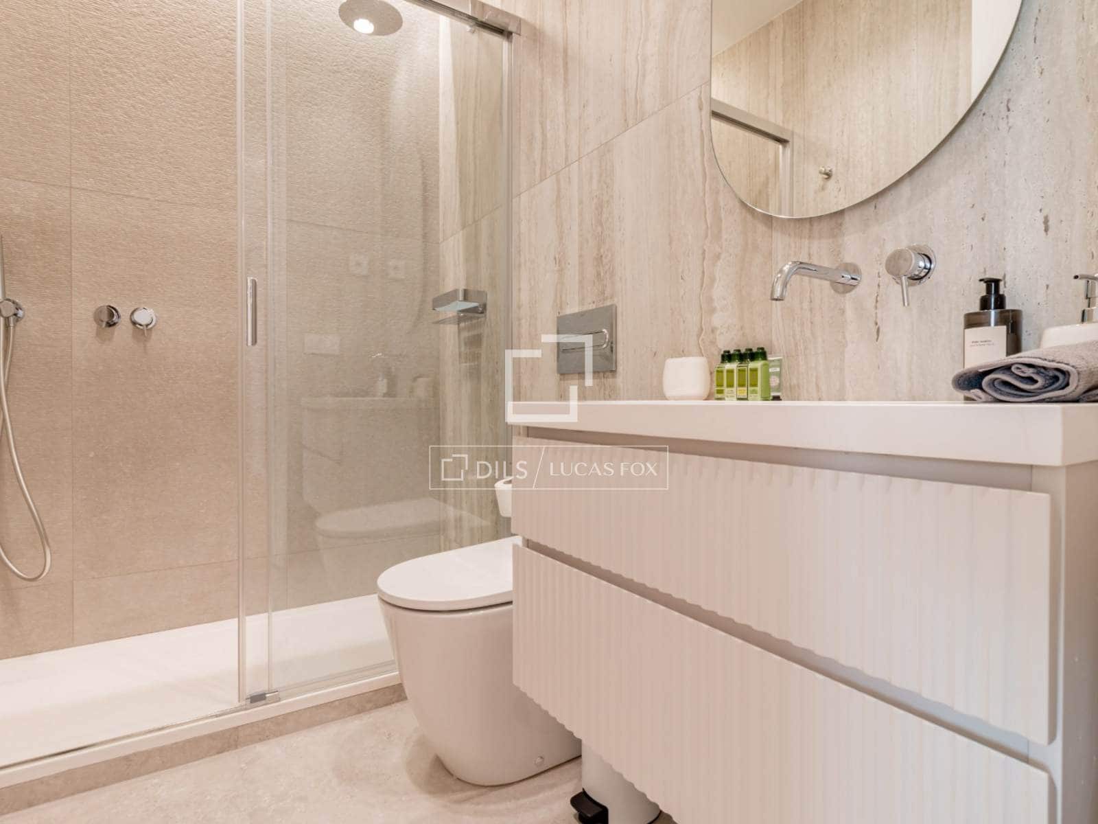 2 soveværelse Lejlighed til leje i Madrid by - € 5.700 (Ref: 9879856)