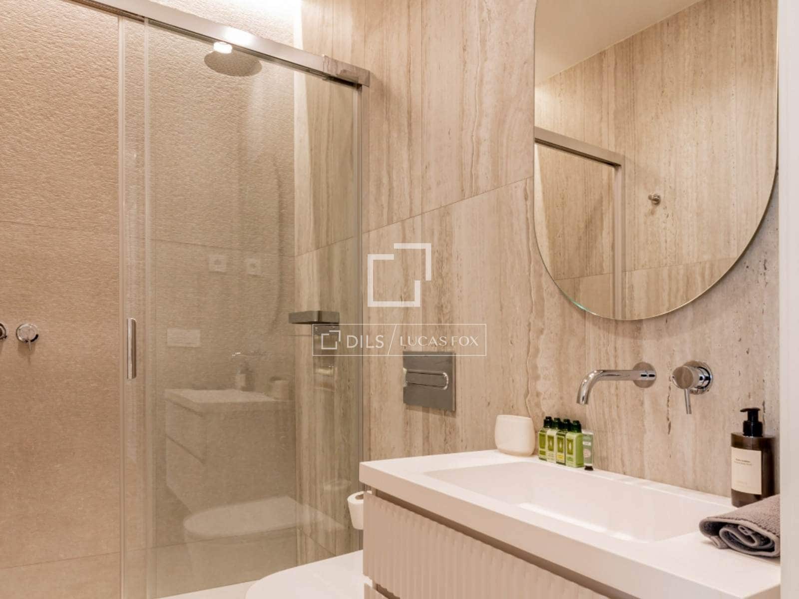 2 soveværelse Lejlighed til leje i Madrid by - € 5.700 (Ref: 9879856)
