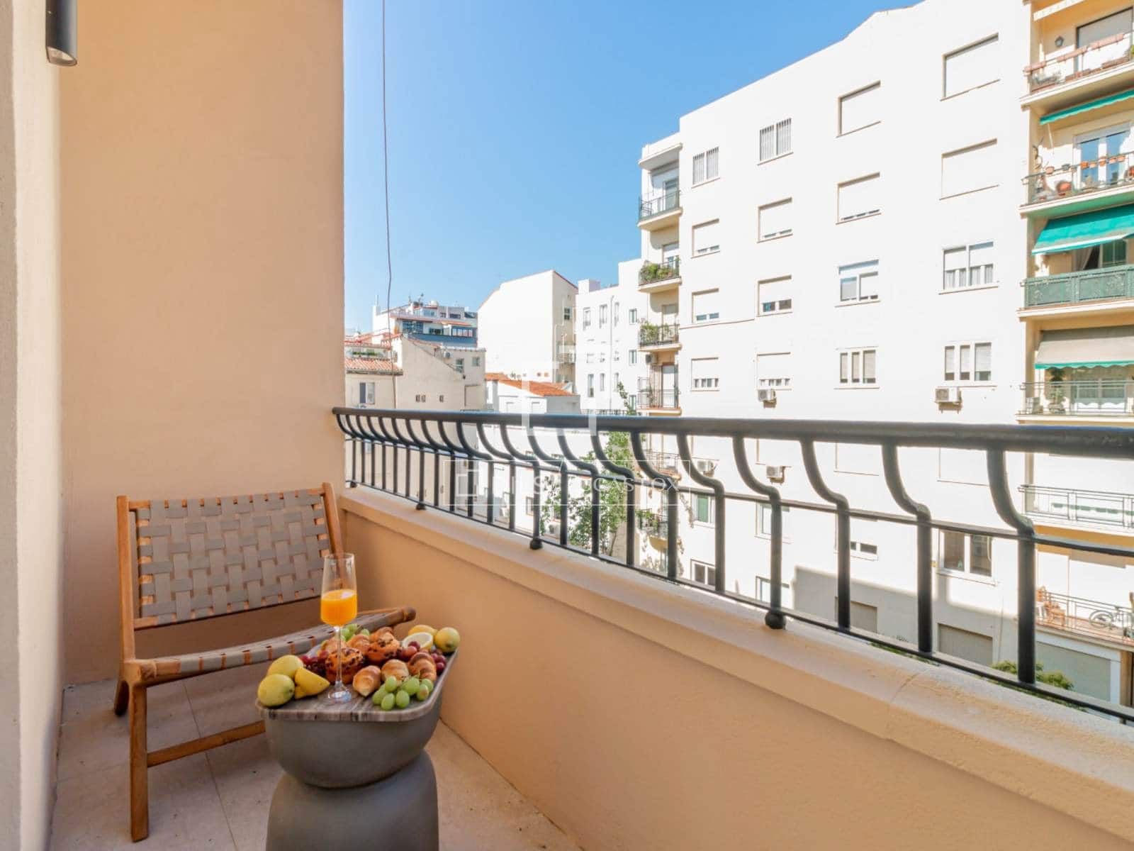 2 soveværelse Lejlighed til leje i Madrid by - € 5.700 (Ref: 9879856)