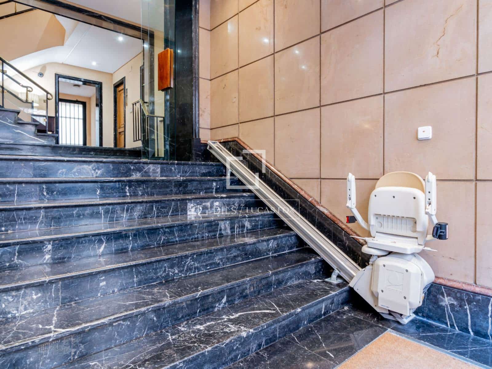2 soveværelse Lejlighed til leje i Madrid by - € 5.700 (Ref: 9879856)